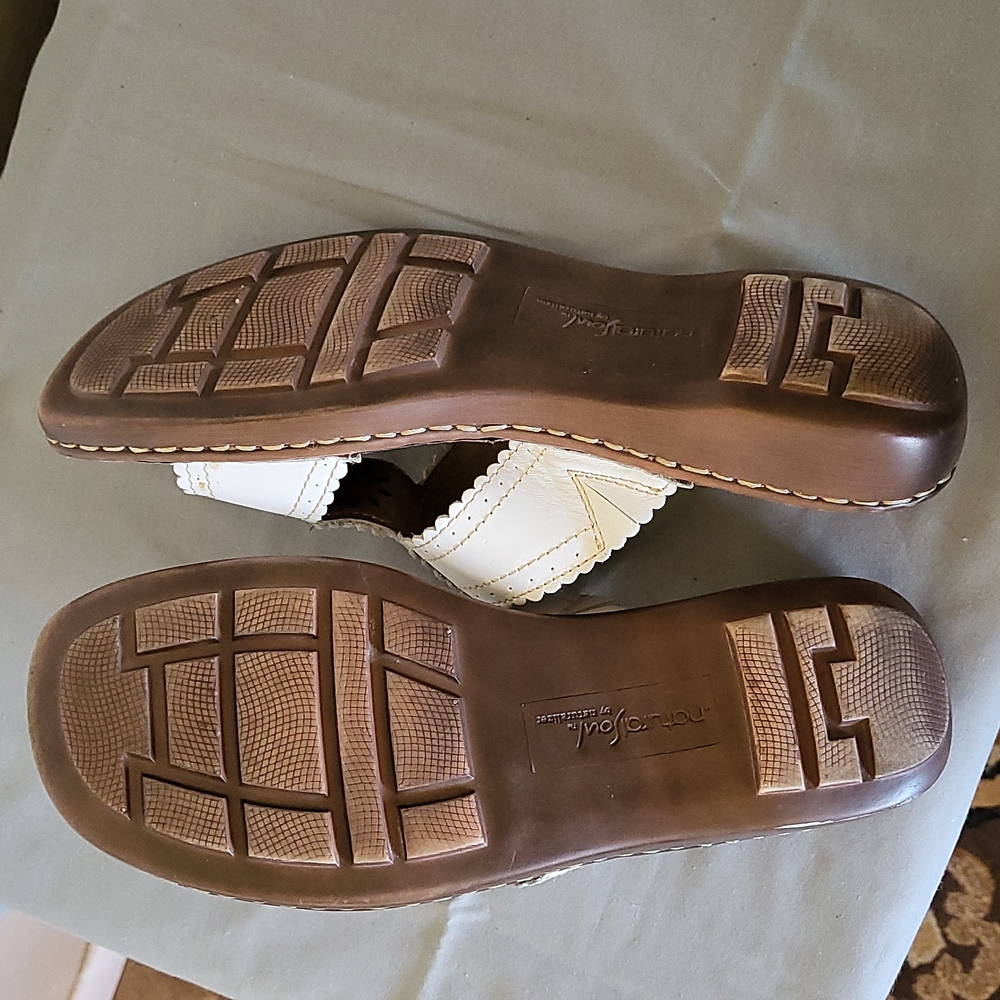 Naturalizer White Leather Used WO's 9 Med - Picture 4 of 5